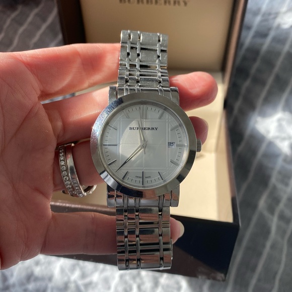 COPY - Burberry watch - Picture 2 of 2